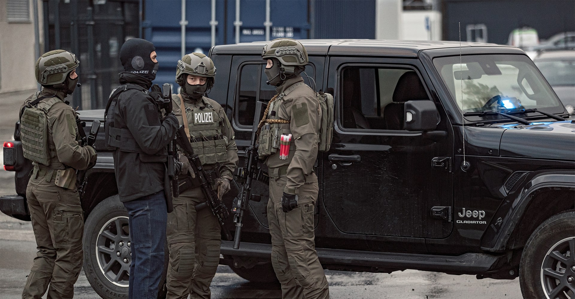 Sektorübergreifendes taktisches Spurenlesen: Wie es bei Militär und Polizei sowie von indigenen und zivilen Experten angewendet wird